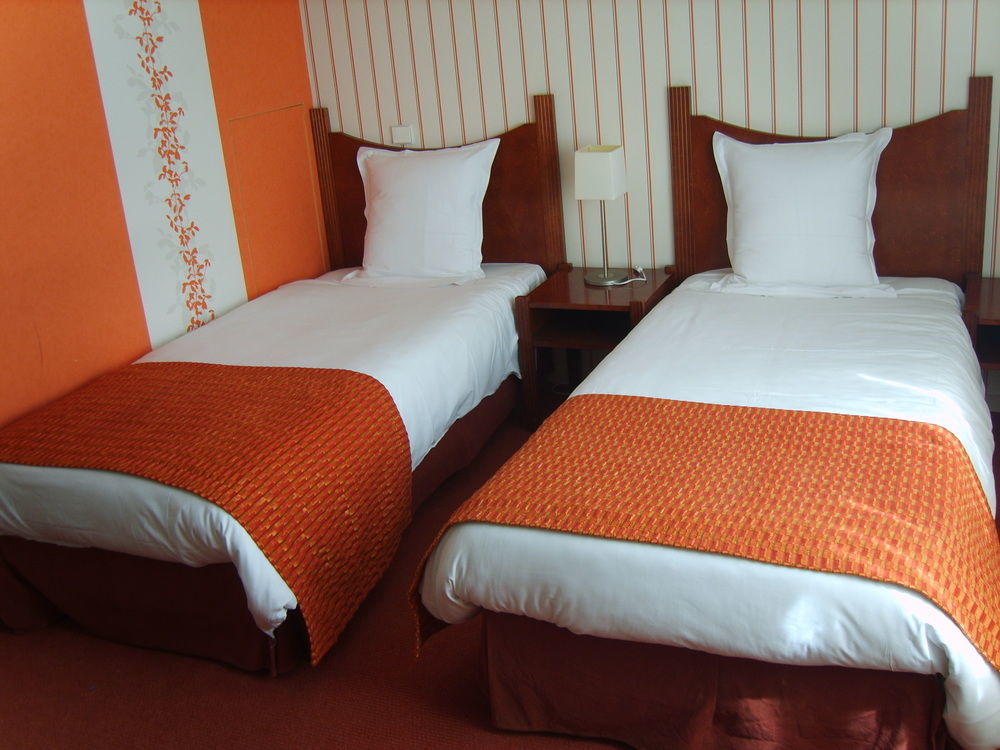Logis Hotel L'Escargotiere Dijon Sud - Chenôve מראה חיצוני תמונה